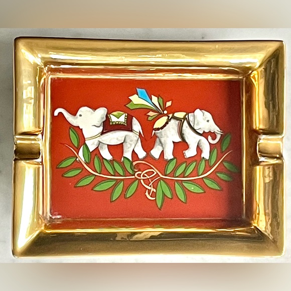 Ducci Firenze Other - Ducci Firenze VTG Midcentury Golden Ashtray with elephant design, stamped, EUC